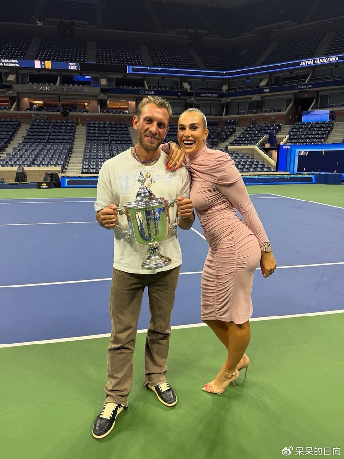 vip 注册地址-&amp;#34;逼婚&amp;#34;成功!网球世界第一订婚,年赚两亿却甘愿为男友背上小三骂名|萨巴伦卡|科尔|阿丽娜·萨巴伦卡|WTA|库兹涅佐娃_新浪体育_新浪新闻